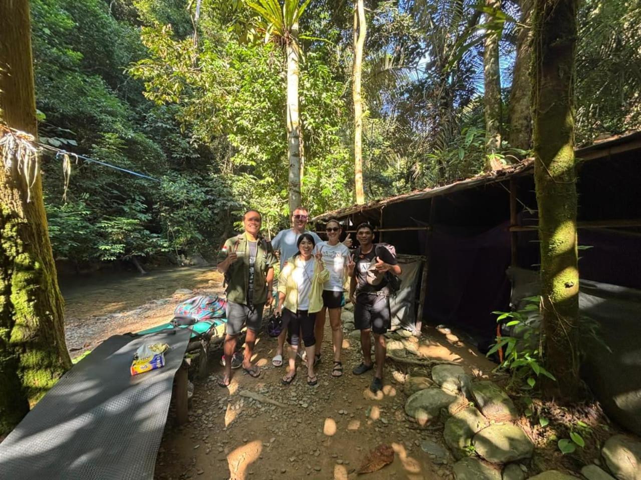 בוקיט לוואנג Sama Sama Homestay & Trekking Only Stay Here Book Trekking And Transport With Us מראה חיצוני תמונה